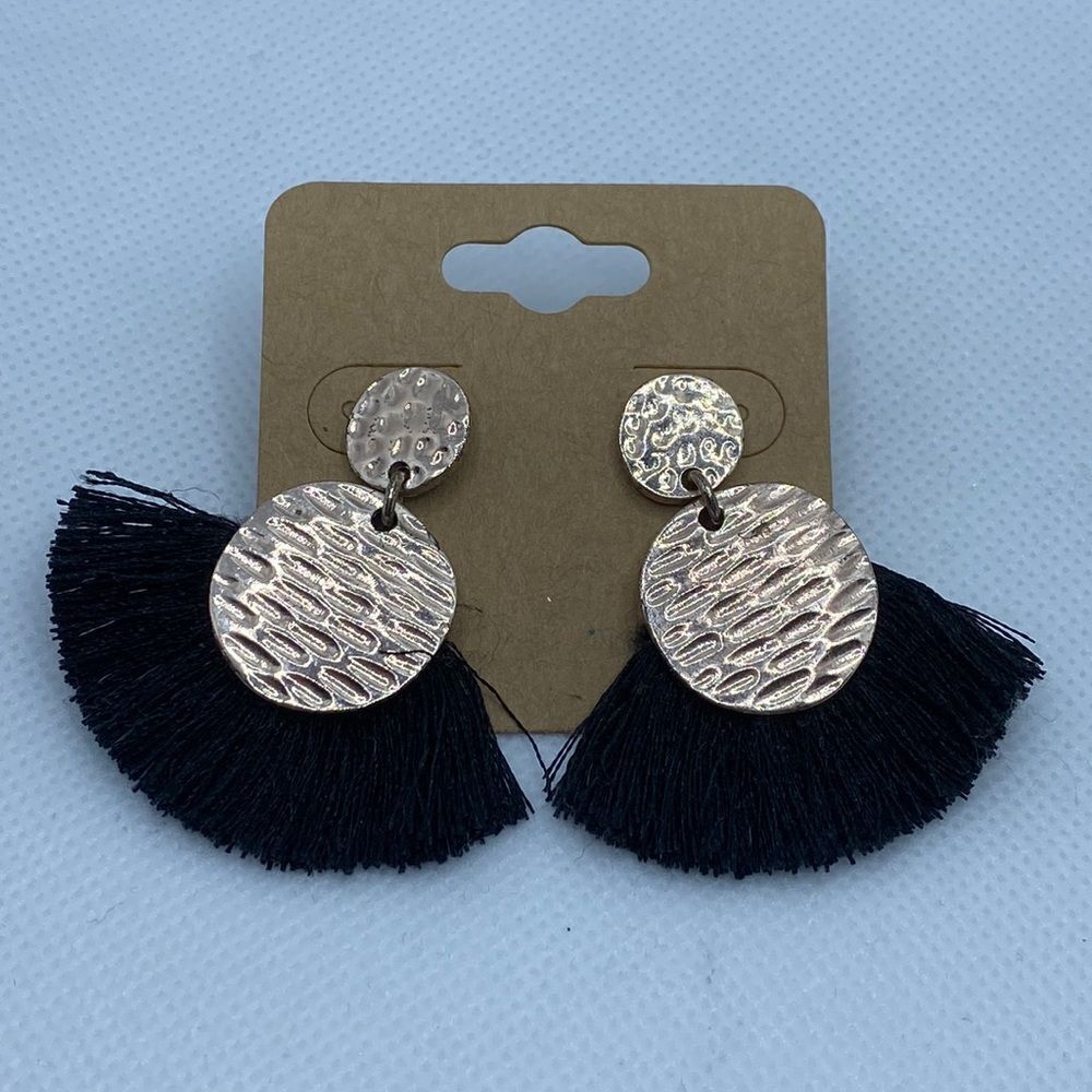 💛 Gold Tone Black Tassel Earrings